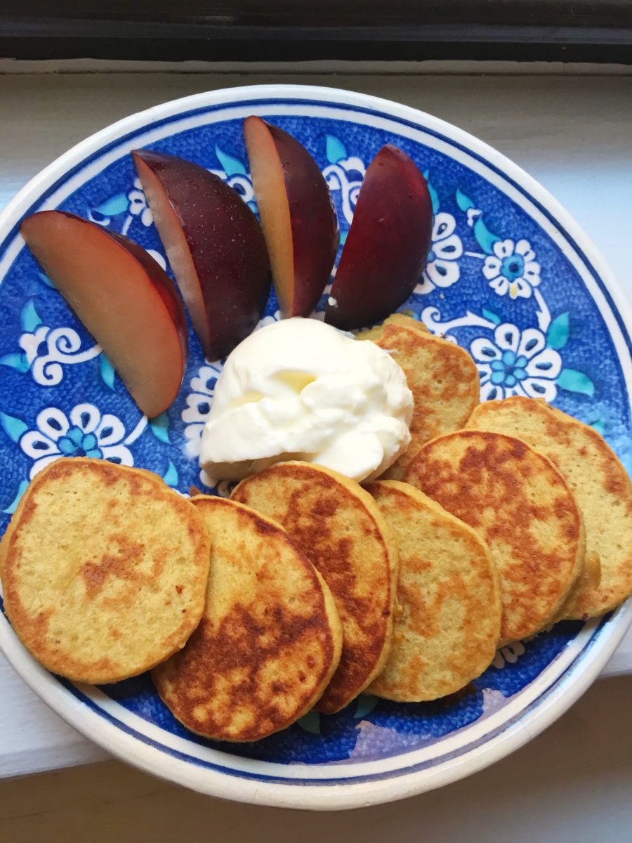 Vegan Apple Banana Mango Pancakes - healthy breakfast for kids